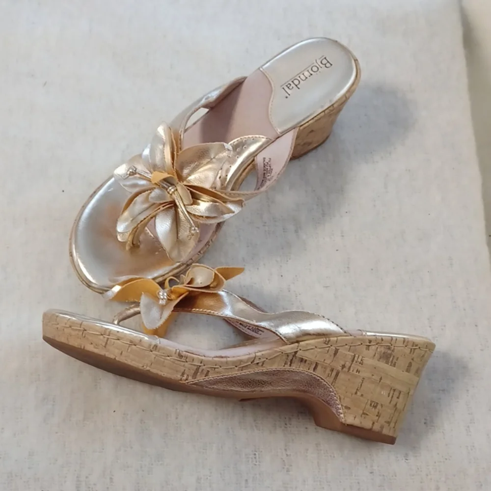 Gold Wedge Sandals - Picture 3 of 7